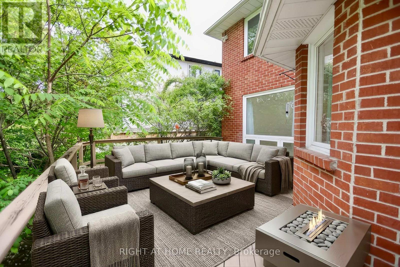 89 Yonge Boulevard, Toronto, Ontario  M5M 3G8 - Photo 21 - C13701720