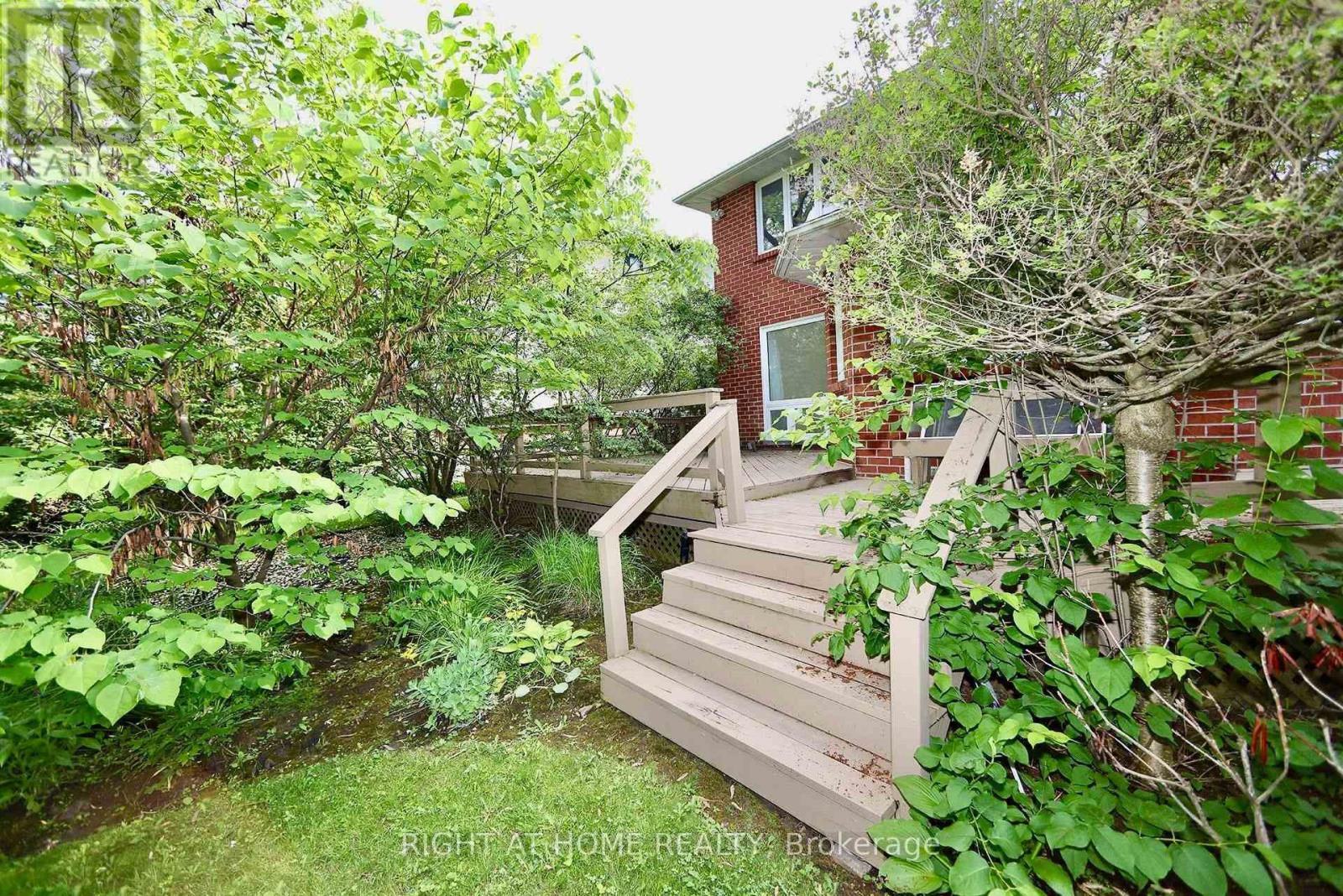 89 Yonge Boulevard, Toronto, Ontario  M5M 3G8 - Photo 22 - C13701720