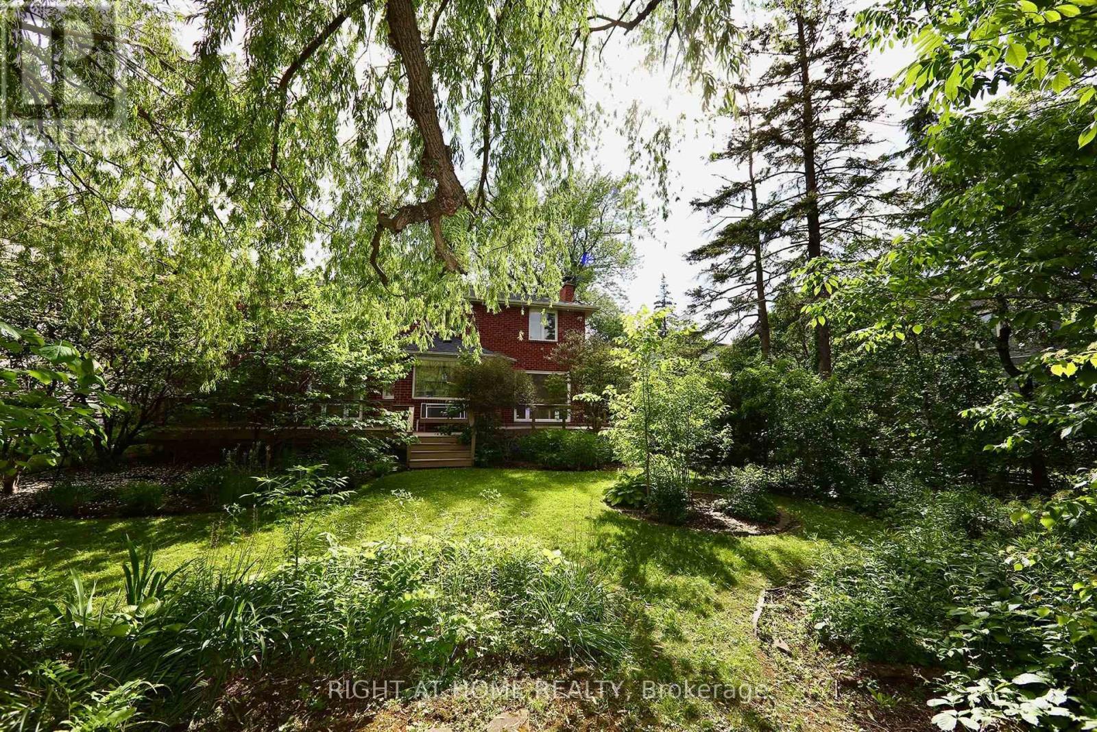 89 Yonge Boulevard, Toronto, Ontario  M5M 3G8 - Photo 24 - C13701720