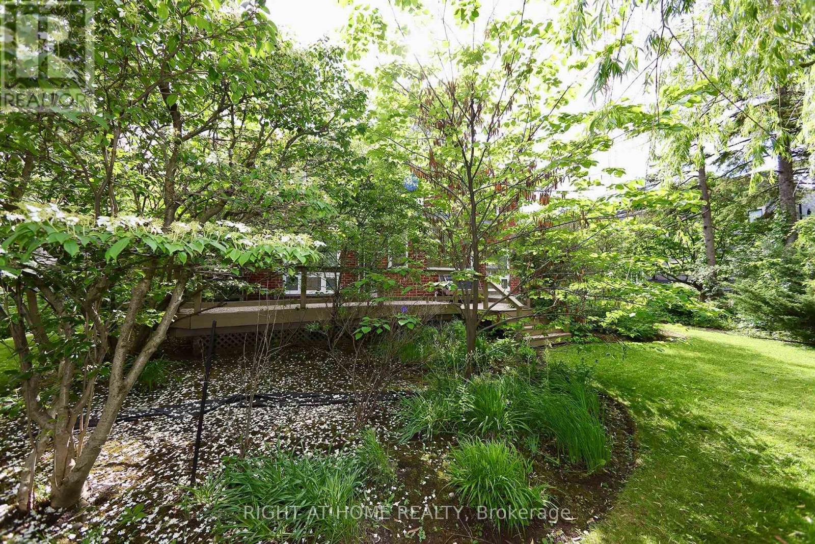 89 Yonge Boulevard, Toronto, Ontario  M5M 3G8 - Photo 25 - C13701720