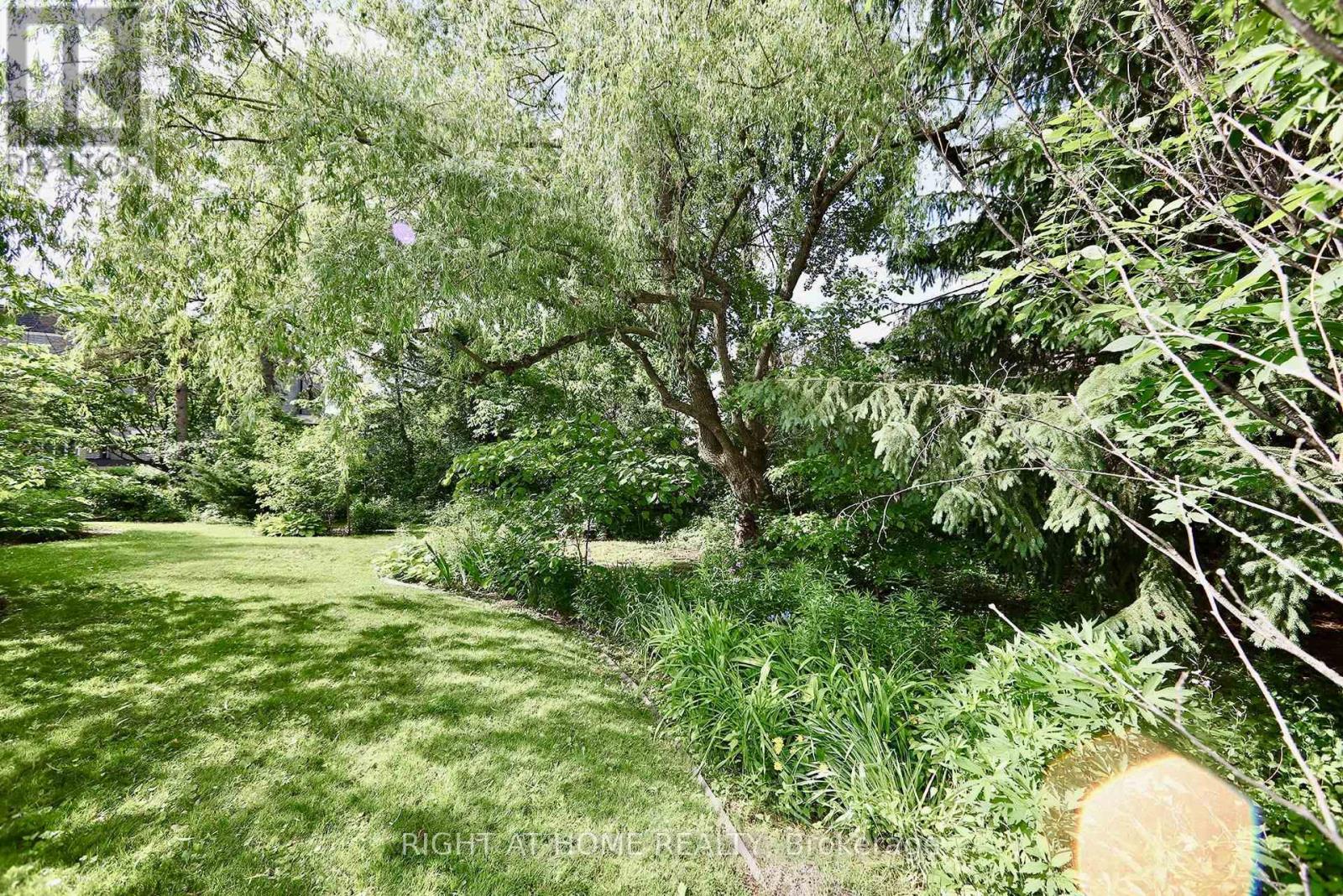 89 Yonge Boulevard, Toronto, Ontario  M5M 3G8 - Photo 26 - C13701720