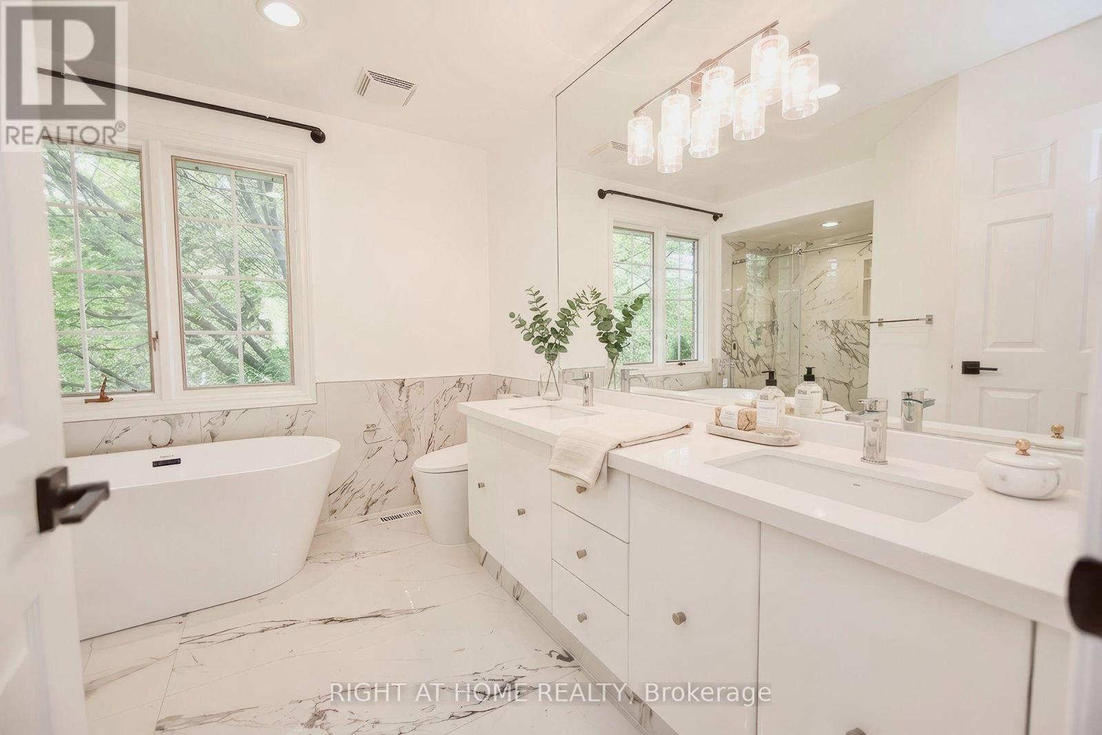 89 Yonge Boulevard, Toronto, Ontario  M5M 3G8 - Photo 36 - C13701720
