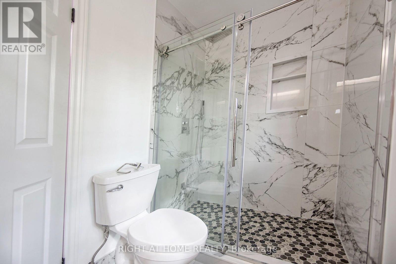 89 Yonge Boulevard, Toronto, Ontario  M5M 3G8 - Photo 40 - C13701720