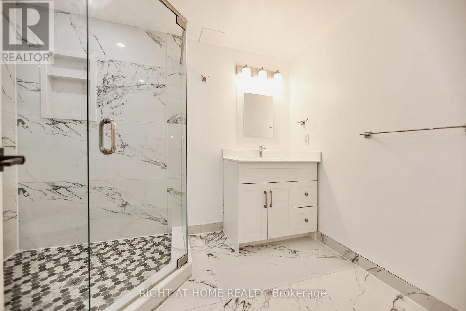 89 Yonge Boulevard, Toronto, Ontario  M5M 3G8 - Photo 43 - C13701720