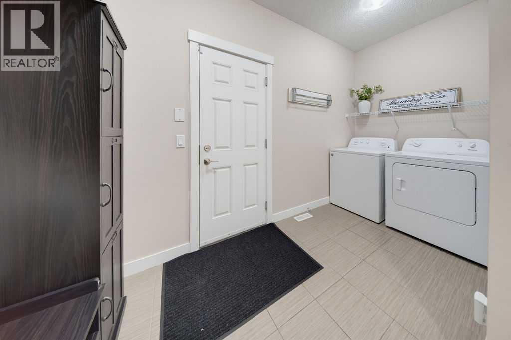 145 Sunset Manor, Cochrane, Alberta  T4C 0N2 - Photo 21 - A2339058