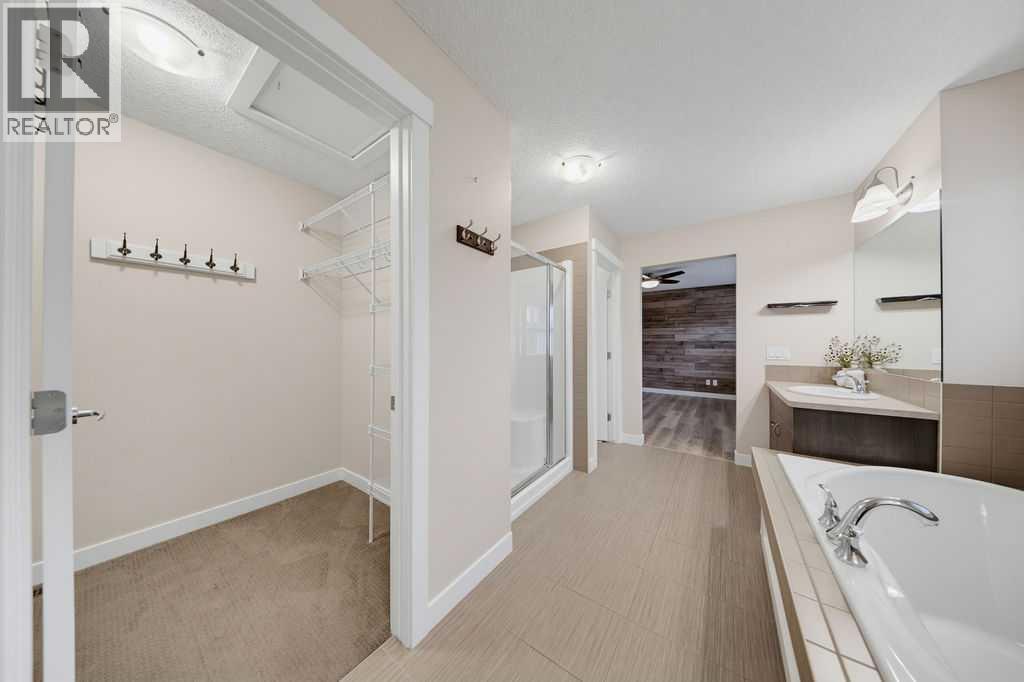 145 Sunset Manor, Cochrane, Alberta  T4C 0N2 - Photo 29 - A2339058