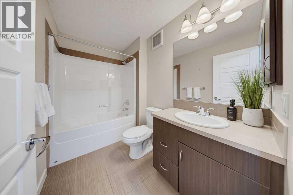 145 Sunset Manor, Cochrane, Alberta  T4C 0N2 - Photo 32 - A2339058
