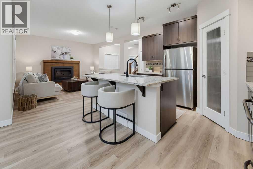 145 Sunset Manor, Cochrane, Alberta  T4C 0N2 - Photo 5 - A2339058