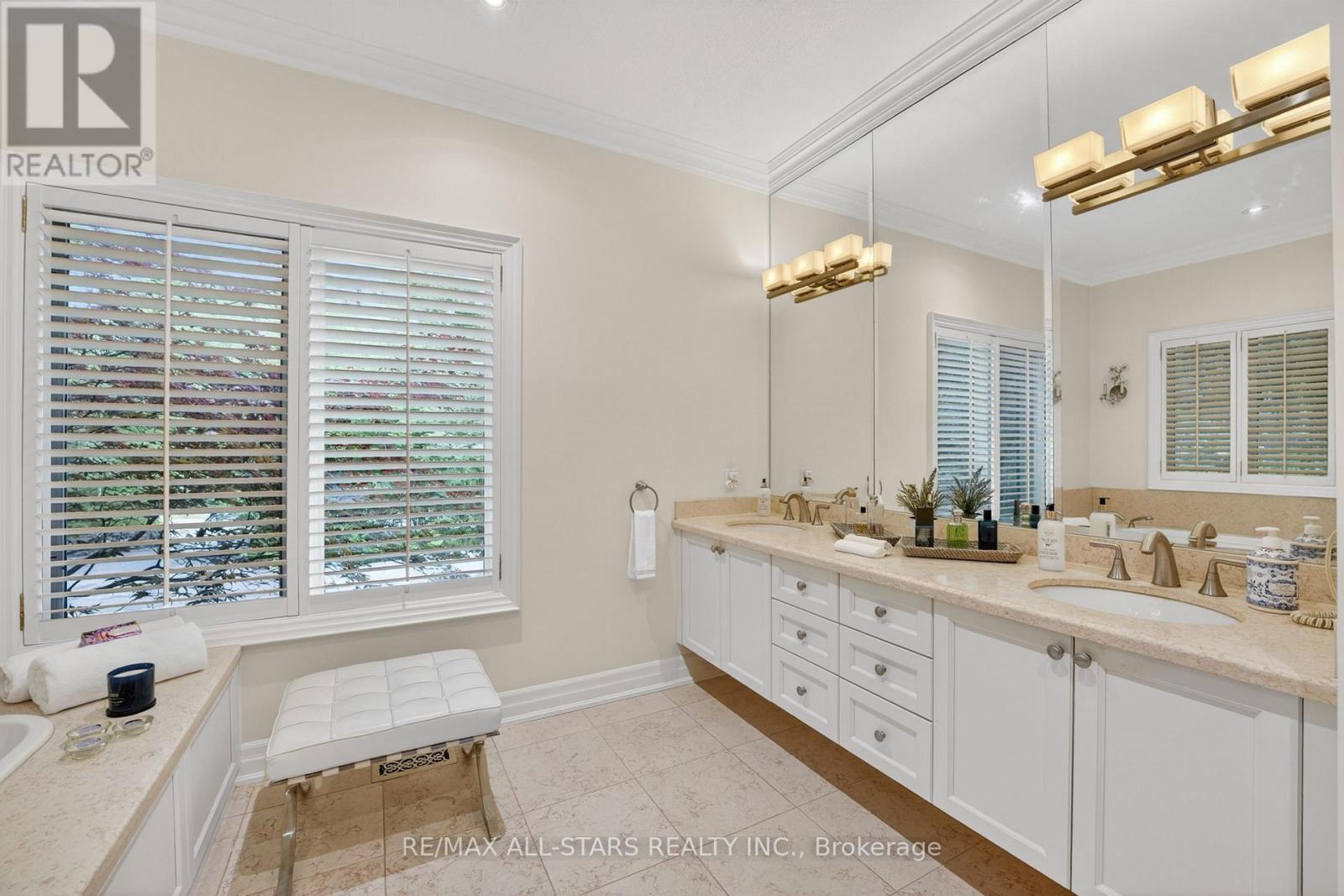 3 Bridgewater Drive, Richmond Hill, Ontario  L4E 3N4 - Photo 29 - N13701746