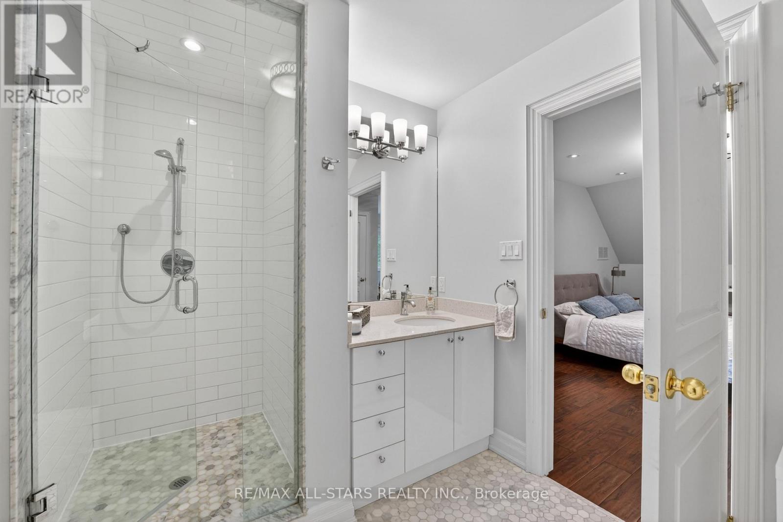3 Bridgewater Drive, Richmond Hill, Ontario  L4E 3N4 - Photo 38 - N13701746