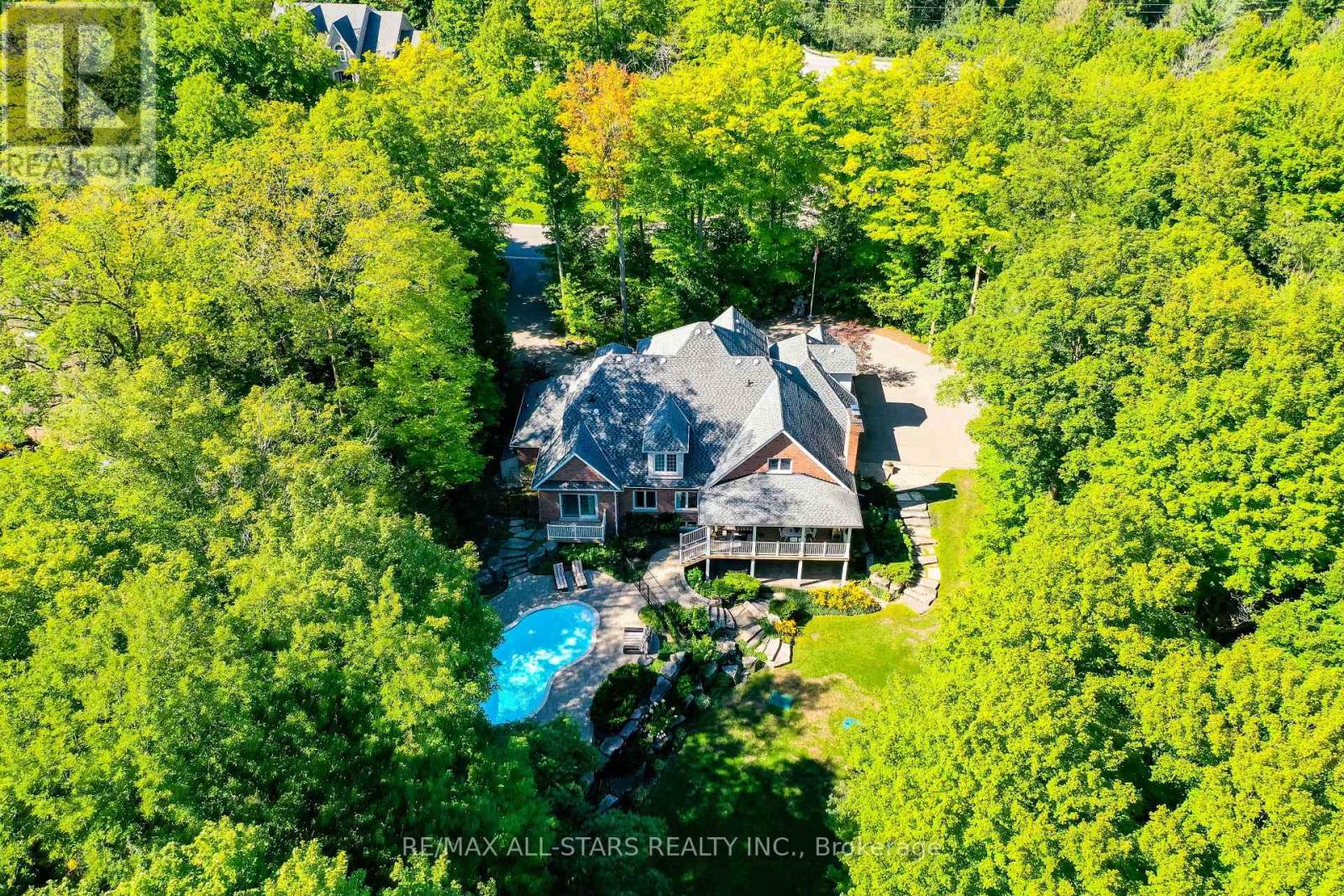 3 Bridgewater Drive, Richmond Hill, Ontario  L4E 3N4 - Photo 5 - N13701746