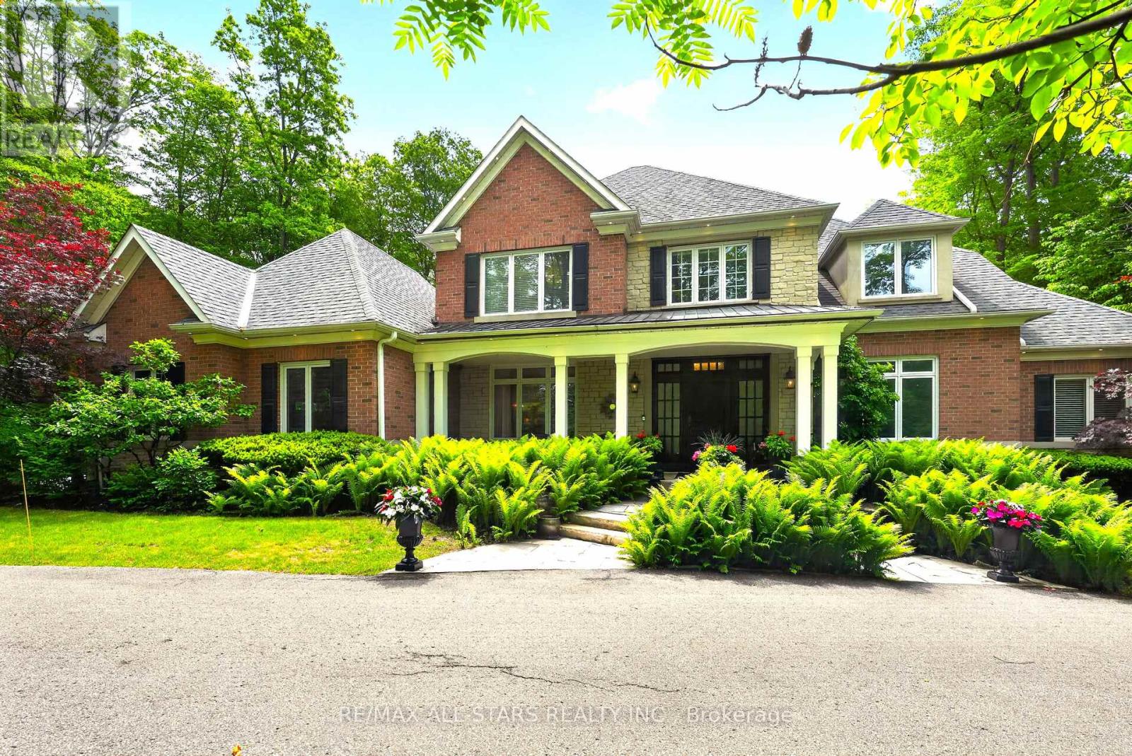 3 Bridgewater Drive, Richmond Hill, Ontario  L4E 3N4 - Photo 7 - N13701746
