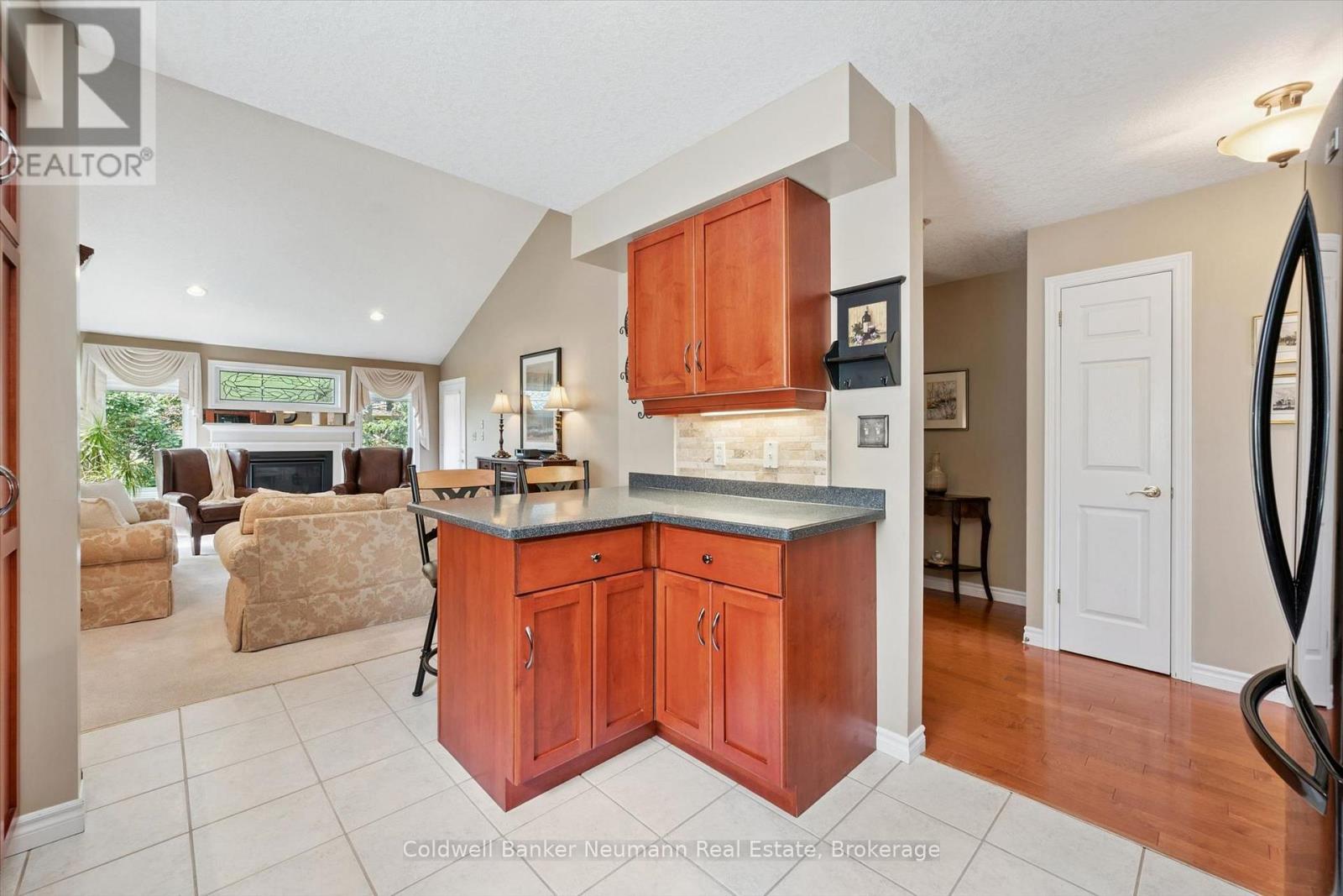17 Somerset Glen, Guelph (Kortright West), Ontario  N1G 5G1 - Photo 11 - X13701748