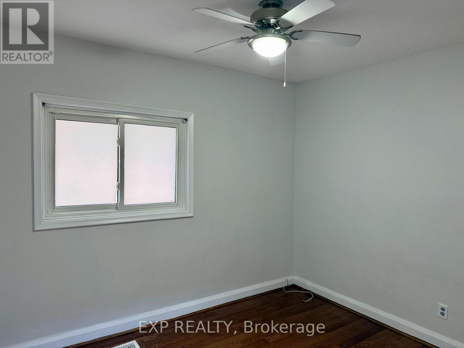 Upper - 6 Mid Pines Road, Toronto, Ontario  M1G 2L6 - Photo 10 - E13562420