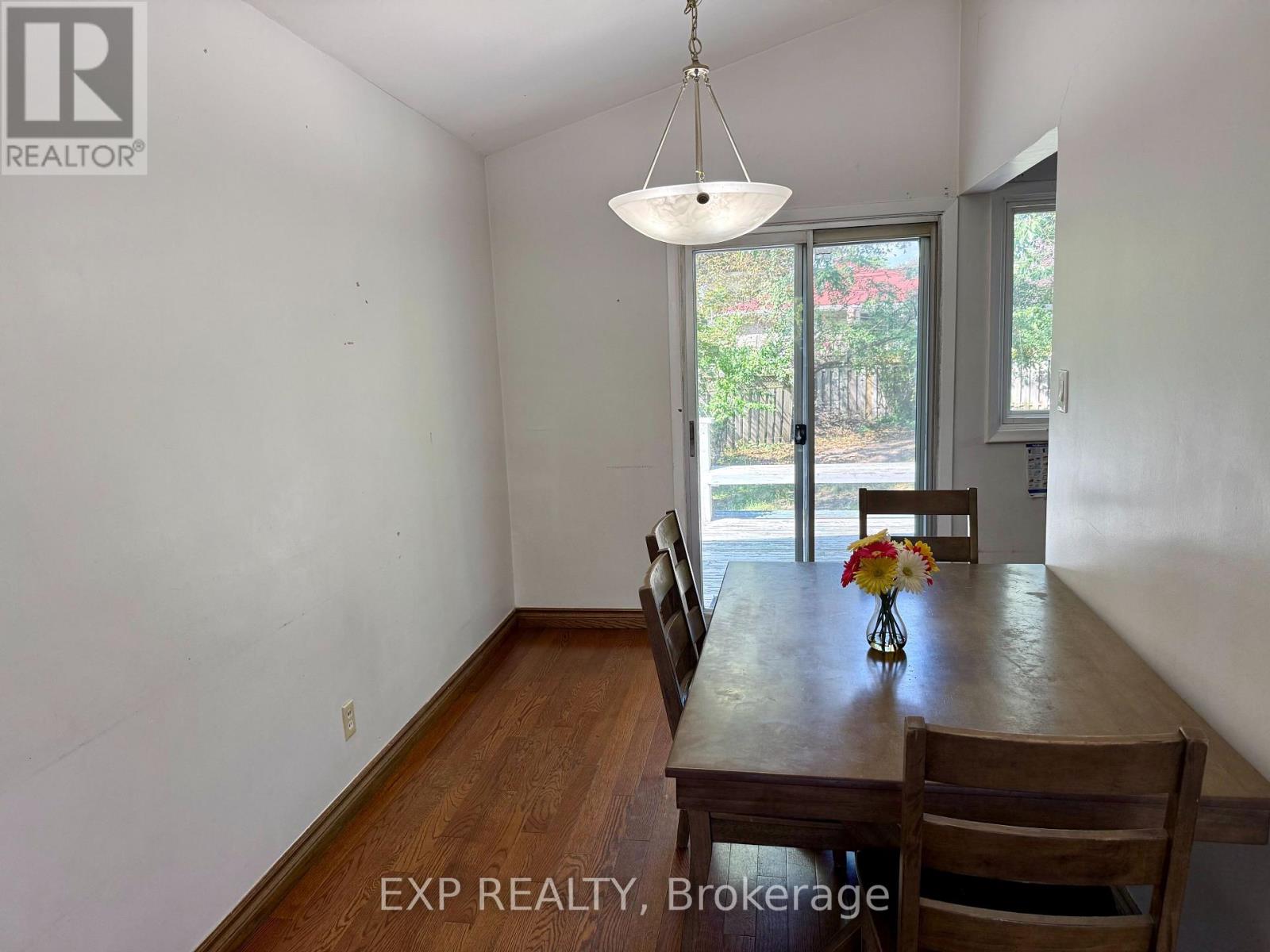 Upper - 6 Mid Pines Road, Toronto, Ontario  M1G 2L6 - Photo 7 - E13562420