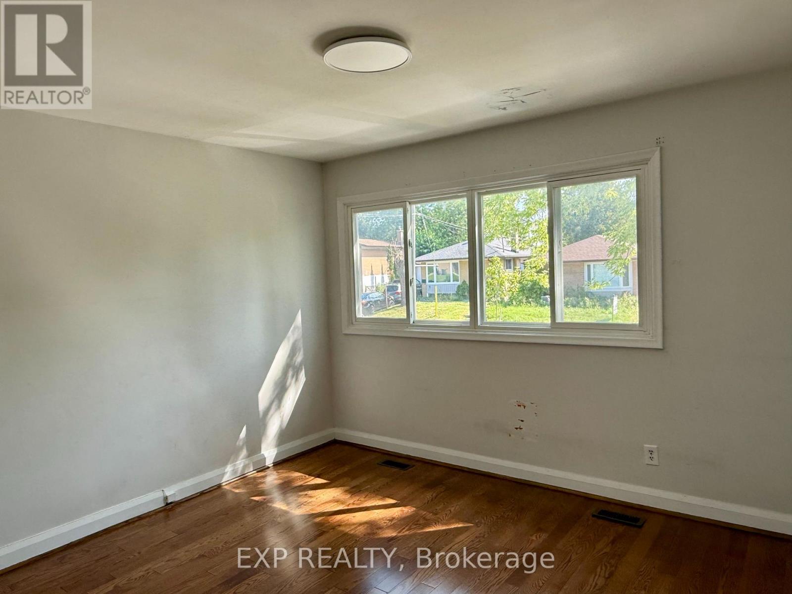 Upper - 6 Mid Pines Road, Toronto, Ontario  M1G 2L6 - Photo 14 - E13562420