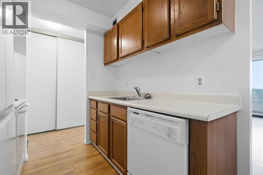 1613, 924 14 Avenue SW, Calgary, Alberta  T2R 0N7 - Photo 4 - A2338970