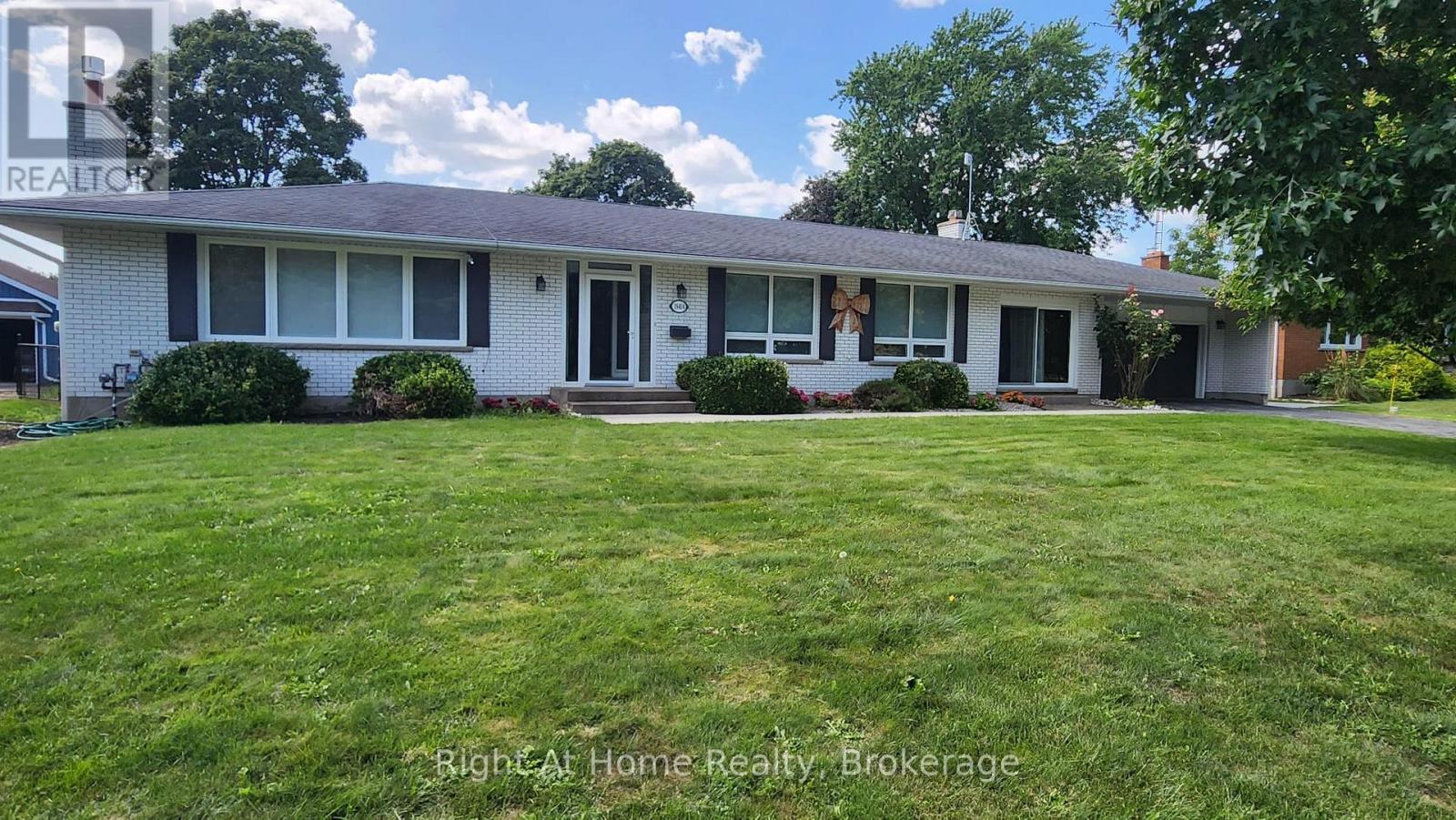 15414 Niagara Parkway, Niagara-On-The-Lake, Ontario  L0S 1J0 - Photo 30 - X12863544