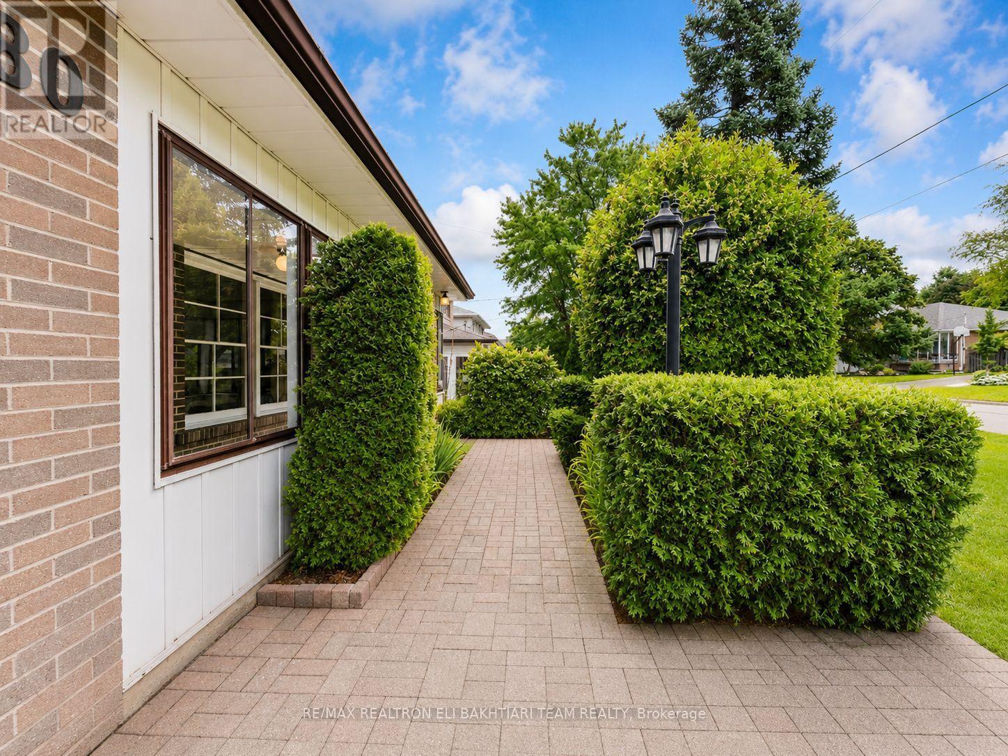 180 Woodsworth Road, Toronto, Ontario  M2L 2T1 - Photo 4 - C13698060