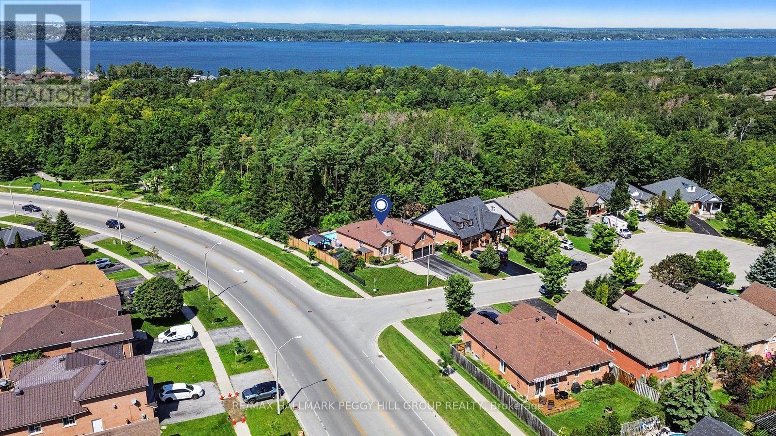 2 Purt Court, Barrie, Ontario  L4N 9K7 - Photo 3 - S13687402