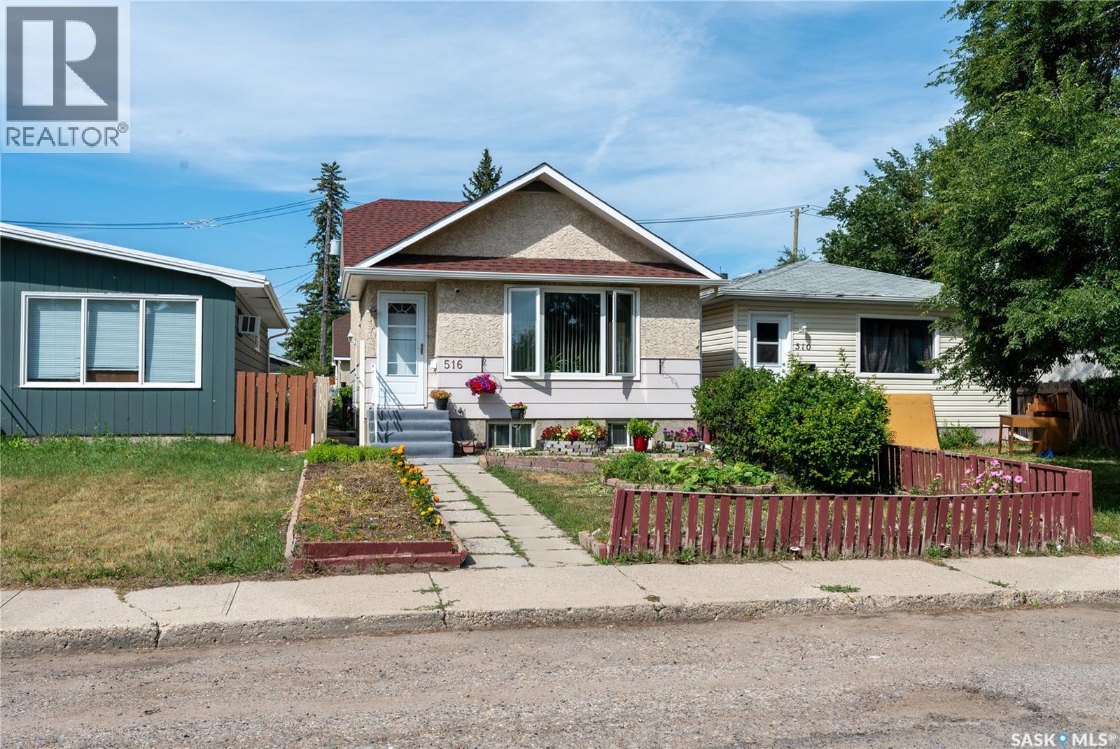 516 Hamilton Street, Regina, Saskatchewan  S4R 2A9 - Photo 1 - SK046185