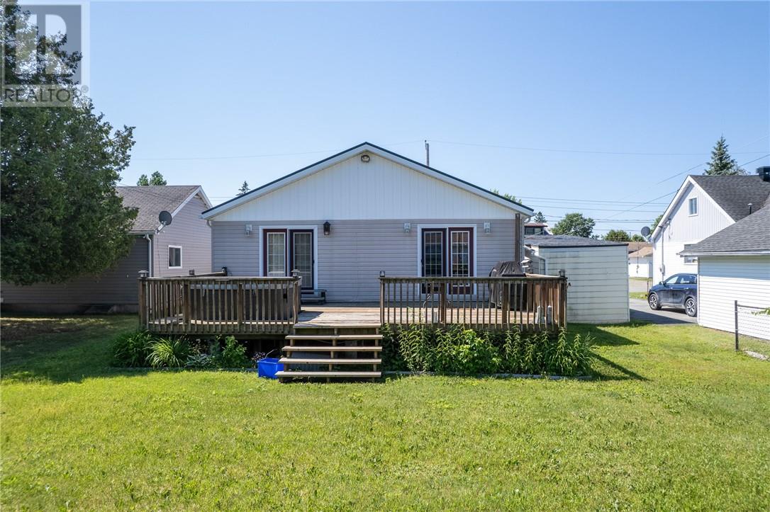 468 Adelaide Street, Espanola, Ontario  P5E 1K6 - Photo 3 - 2129941