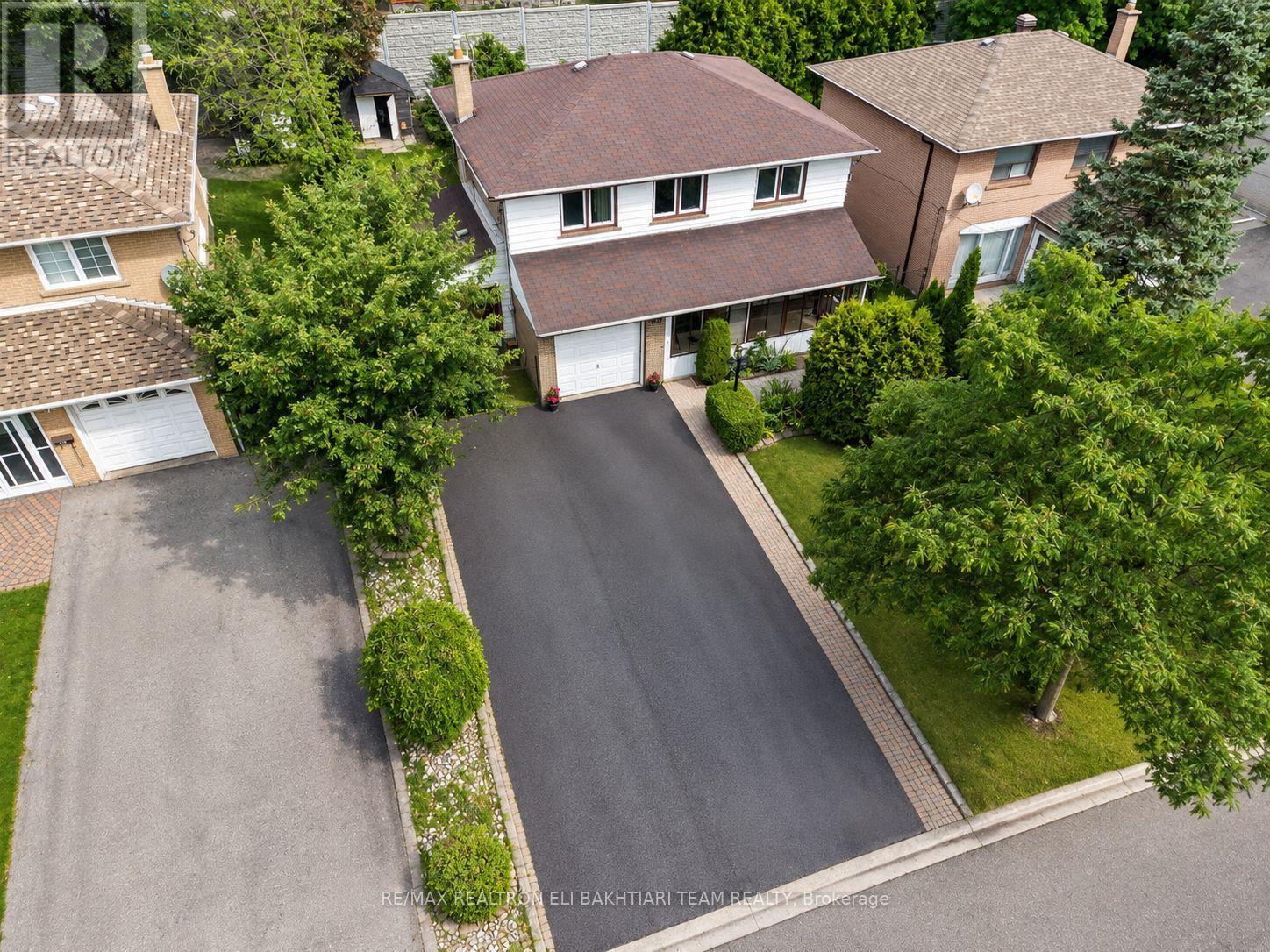 180 Woodsworth Road, Toronto, Ontario  M2L 2T1 - Photo 2 - C13698060