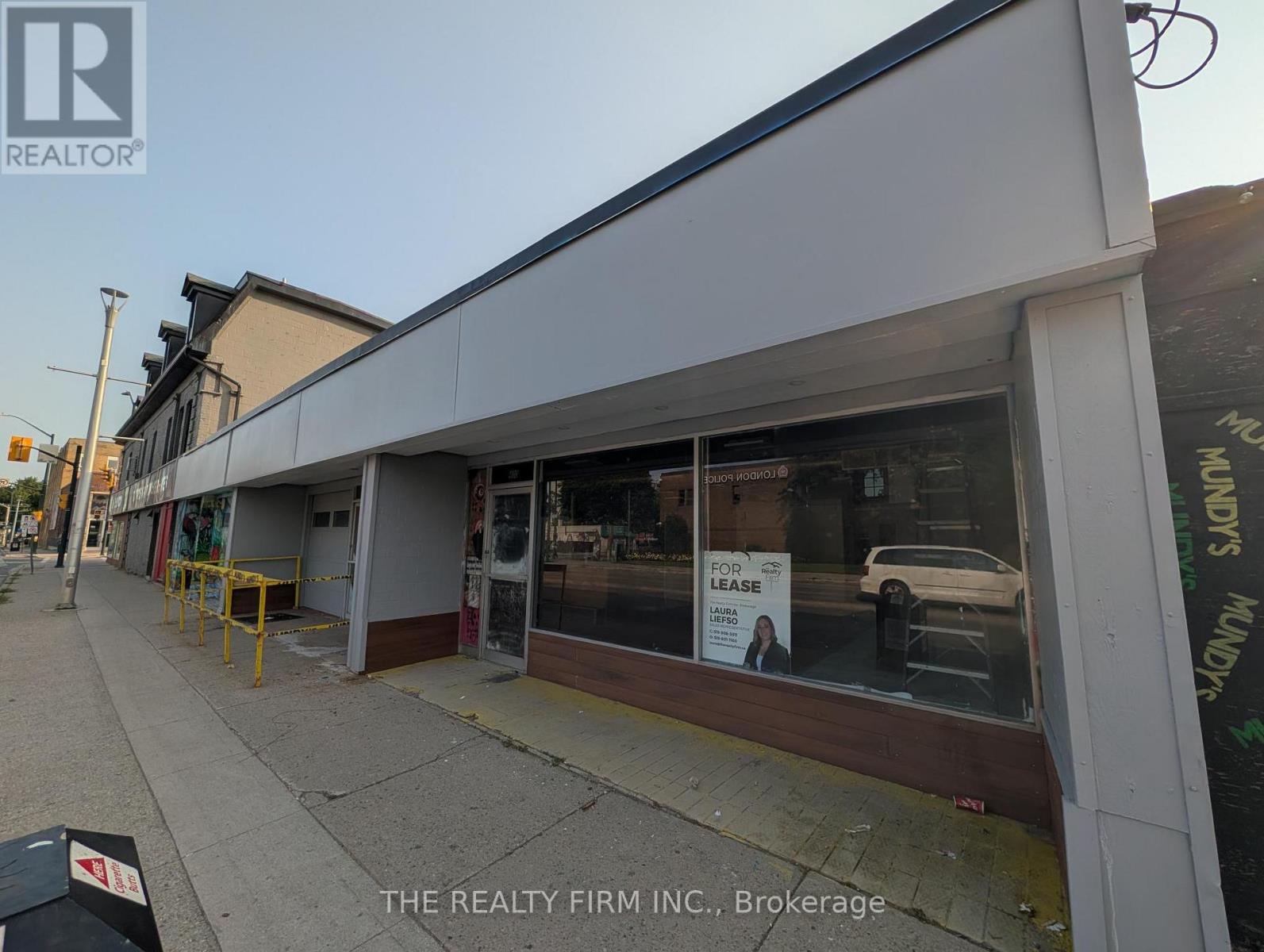 B - 609 Dundas Street, London East, Ontario  N5W 2Z1 - Photo 2 - X13701818