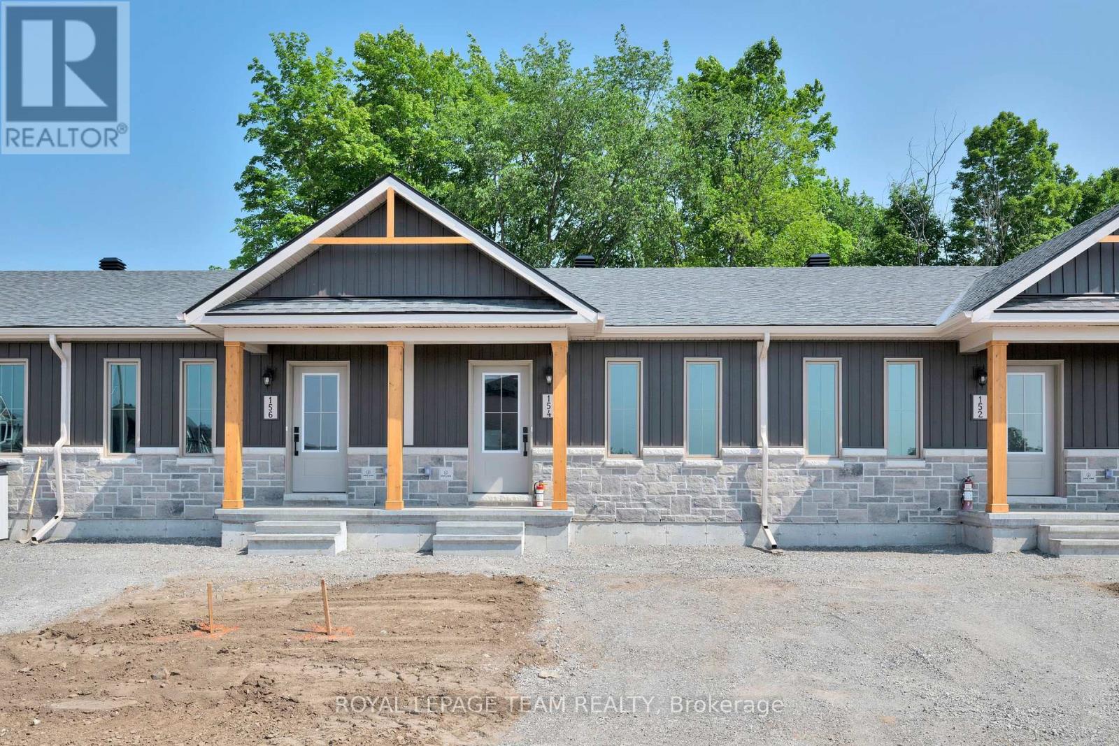 142 Doctor Agnes Craine Drive, Smiths Falls, Ontario  K7A 0A5 - Photo 1 - X13701956