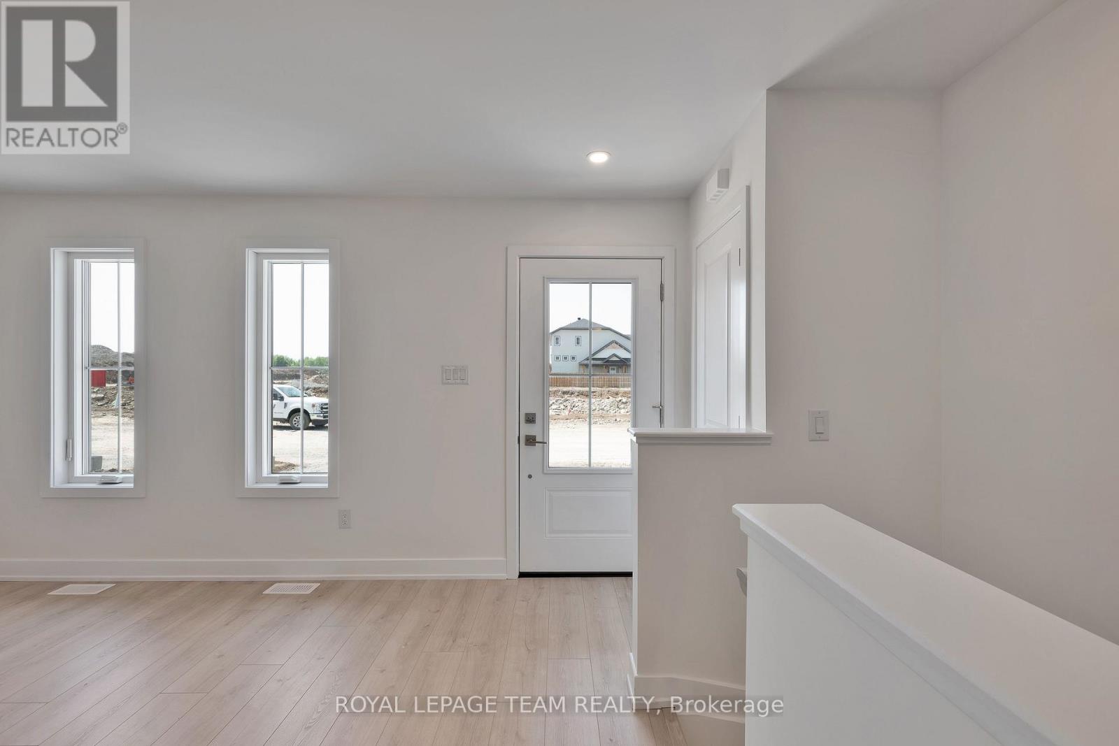 142 Doctor Agnes Craine Drive, Smiths Falls, Ontario  K7A 0A5 - Photo 2 - X13701956