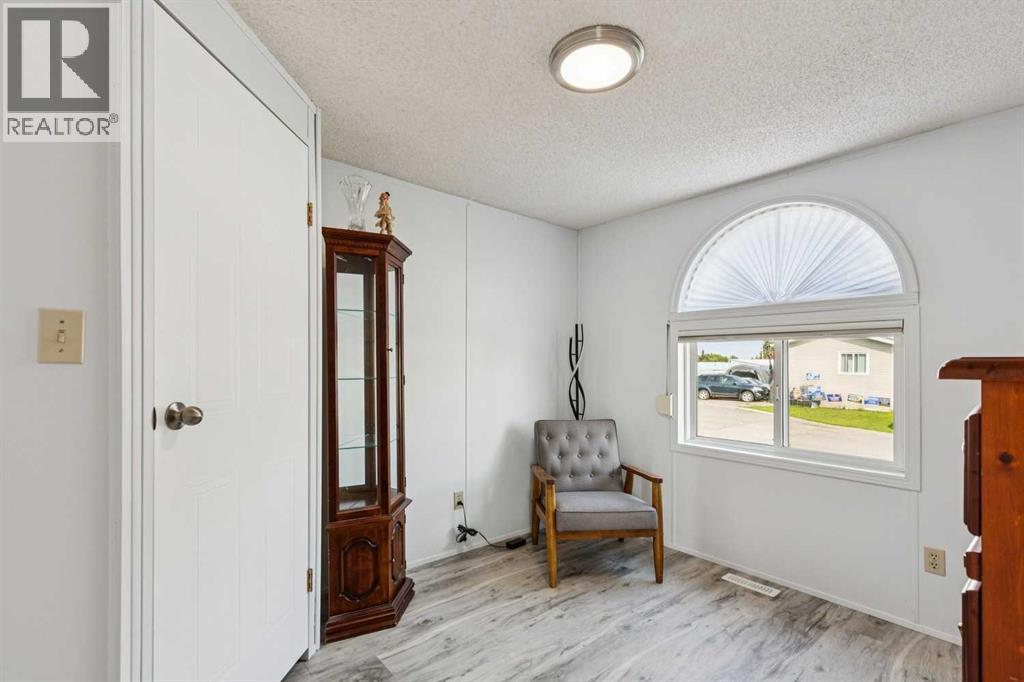 25 Erin Woods Circle SE, Calgary, Alberta  T2B 3C9 - Photo 18 - A2339198