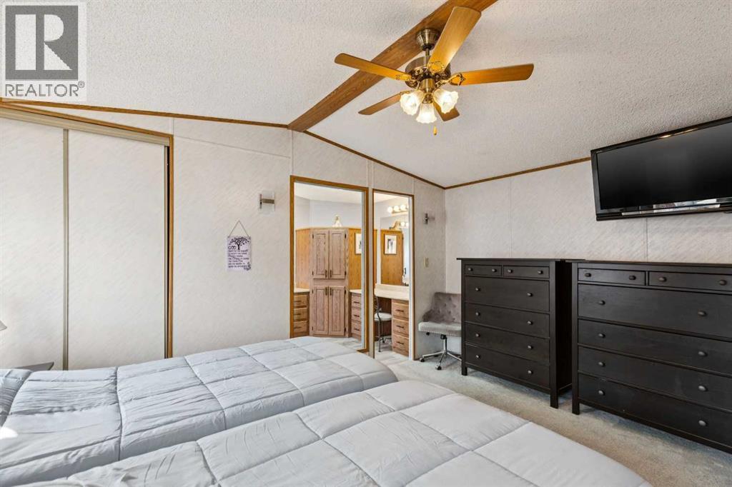 25 Erin Woods Circle SE, Calgary, Alberta  T2B 3C9 - Photo 14 - A2339198