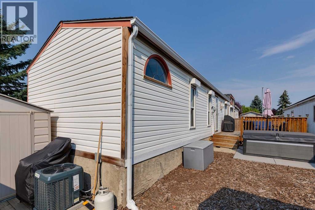 25 Erin Woods Circle SE, Calgary, Alberta  T2B 3C9 - Photo 22 - A2339198
