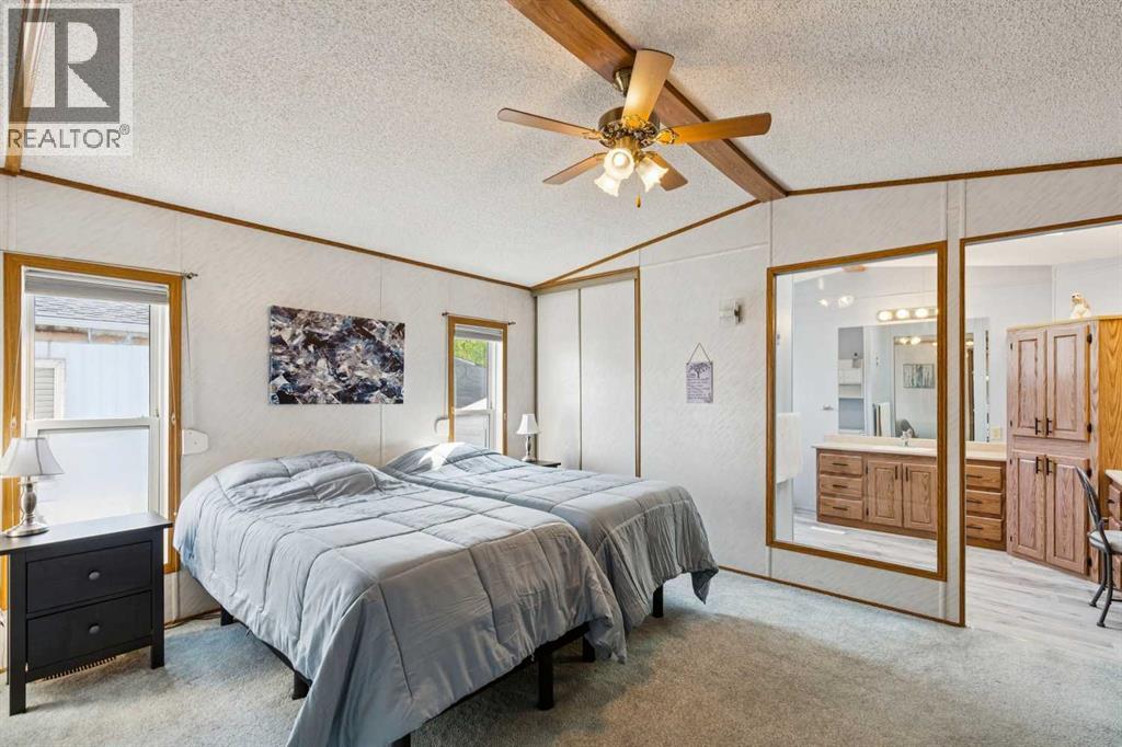 25 Erin Woods Circle SE, Calgary, Alberta  T2B 3C9 - Photo 13 - A2339198