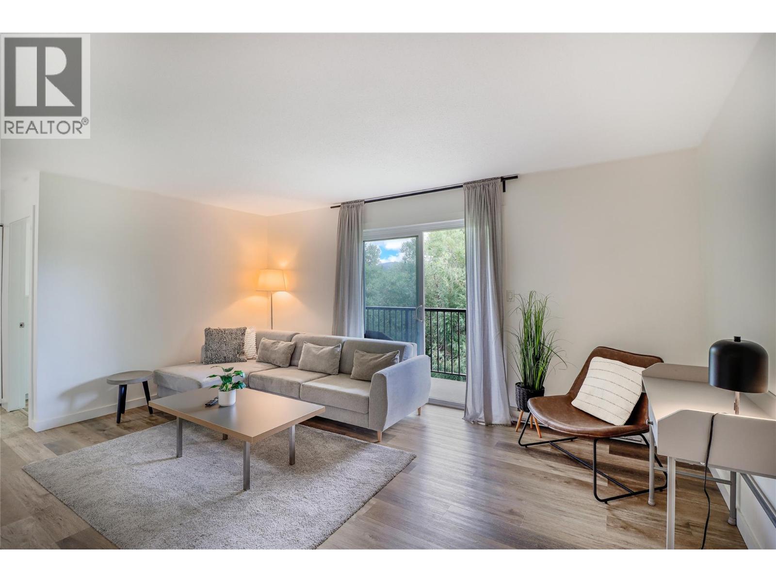 606 18th Avenue N Unit# 403, Cranbrook, British Columbia  V1C 5M1 - Photo 3 - 10398132