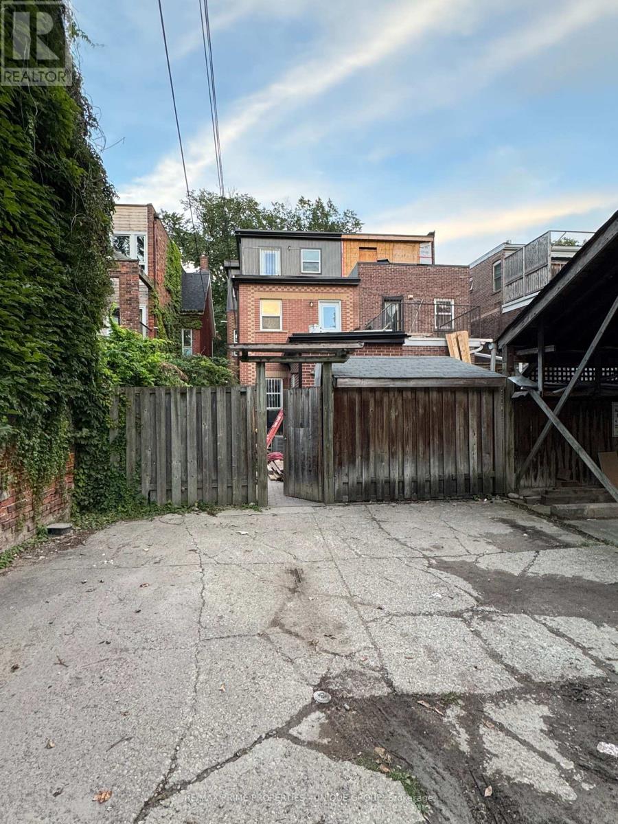2 - 62 Henry Street, Toronto, Ontario  M5T 1X2 - Photo 19 - C13701768