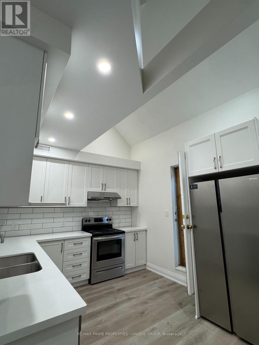 2 - 62 Henry Street, Toronto, Ontario  M5T 1X2 - Photo 3 - C13701768