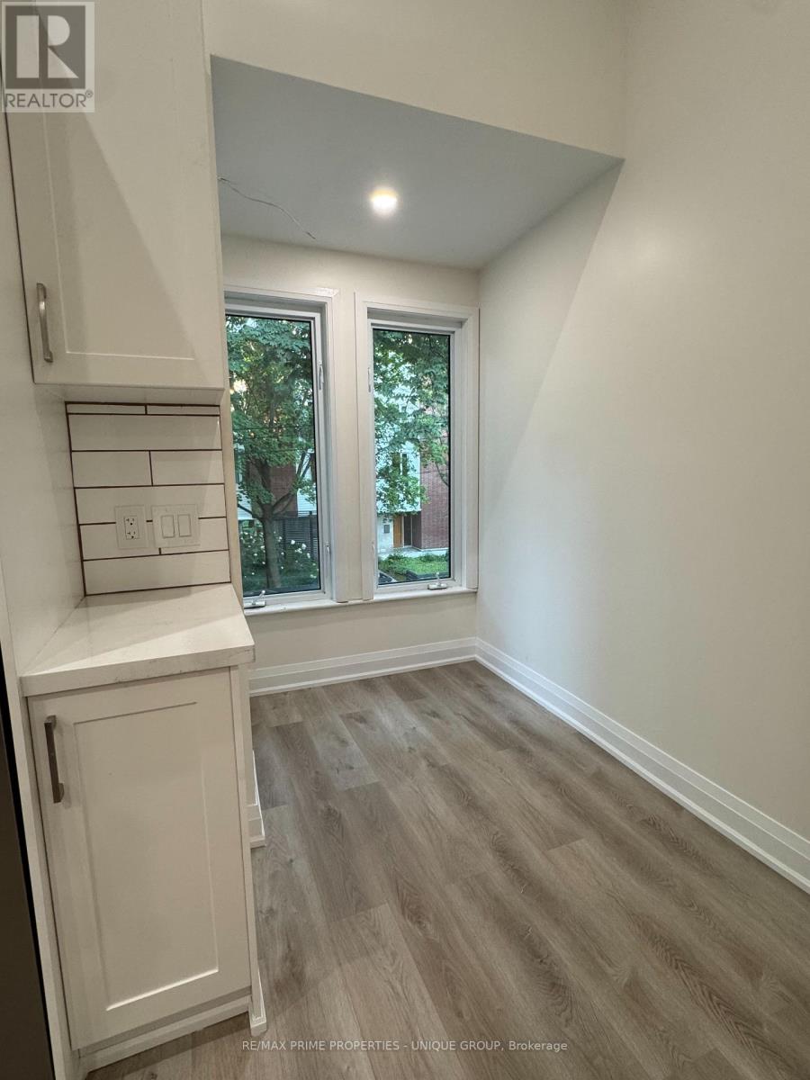 2 - 62 Henry Street, Toronto, Ontario  M5T 1X2 - Photo 4 - C13701768