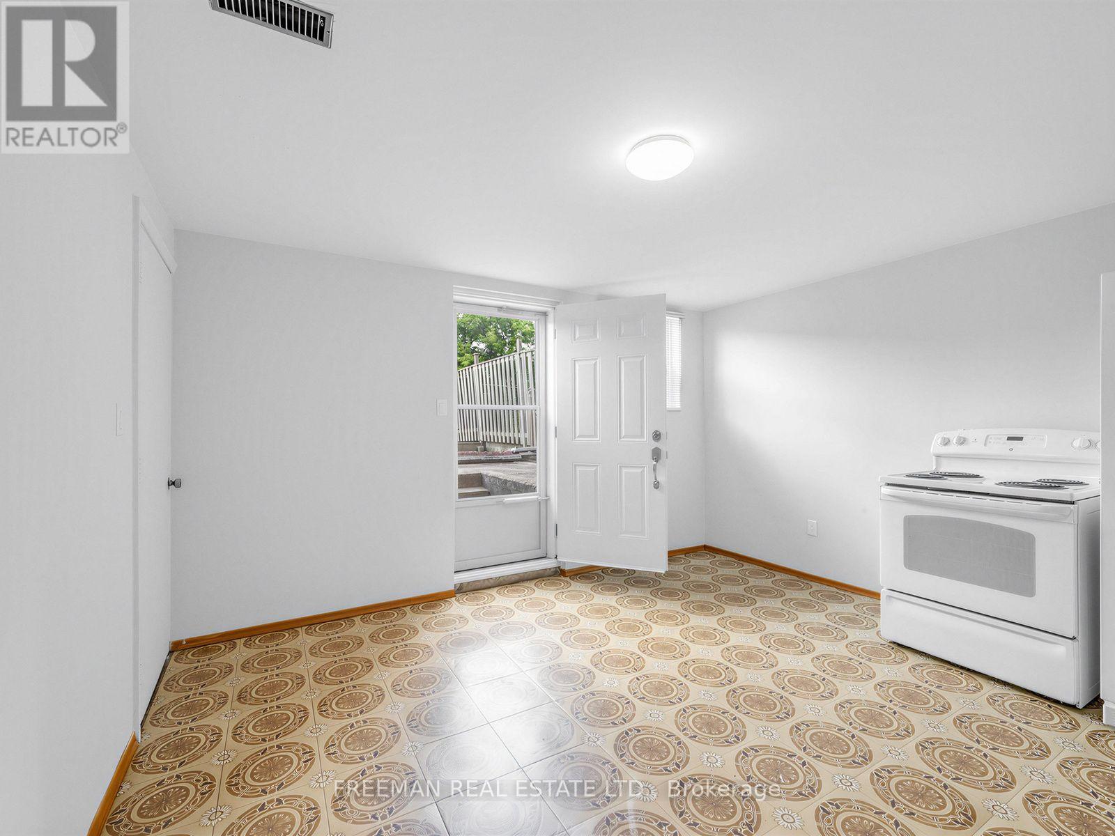 380 Glenholme Avenue, Toronto, Ontario  M6E 3E5 - Photo 21 - C13701986