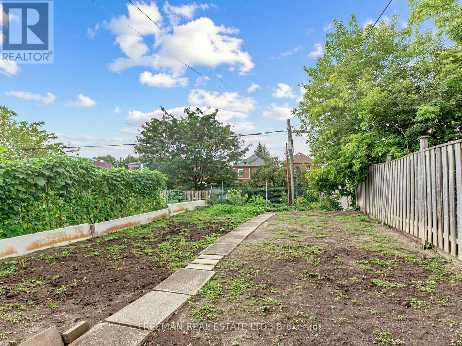 380 Glenholme Avenue, Toronto, Ontario  M6E 3E5 - Photo 24 - C13701986