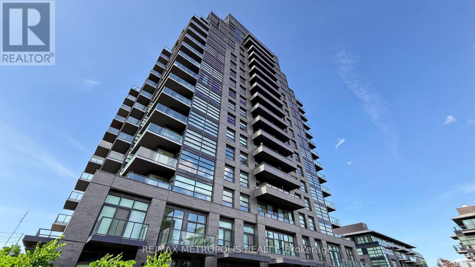 #1707 - 1606 Charles Street, Whitby, Ontario  L1N 0P1 - Photo 2 - E13701806