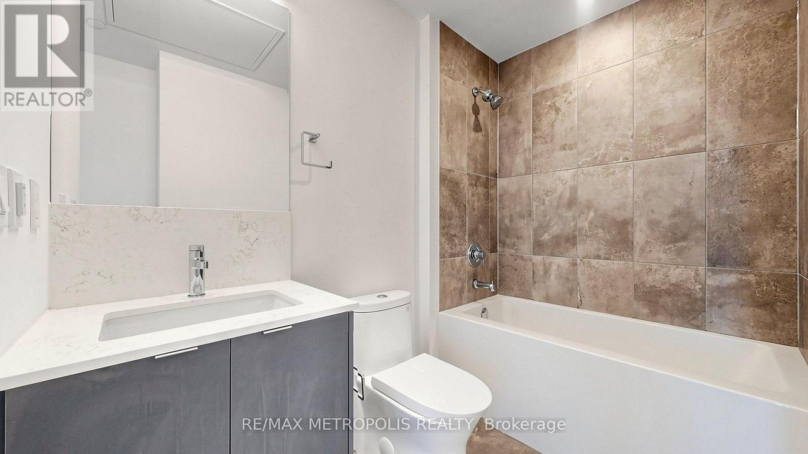 #1707 - 1606 Charles Street, Whitby, Ontario  L1N 0P1 - Photo 31 - E13701806