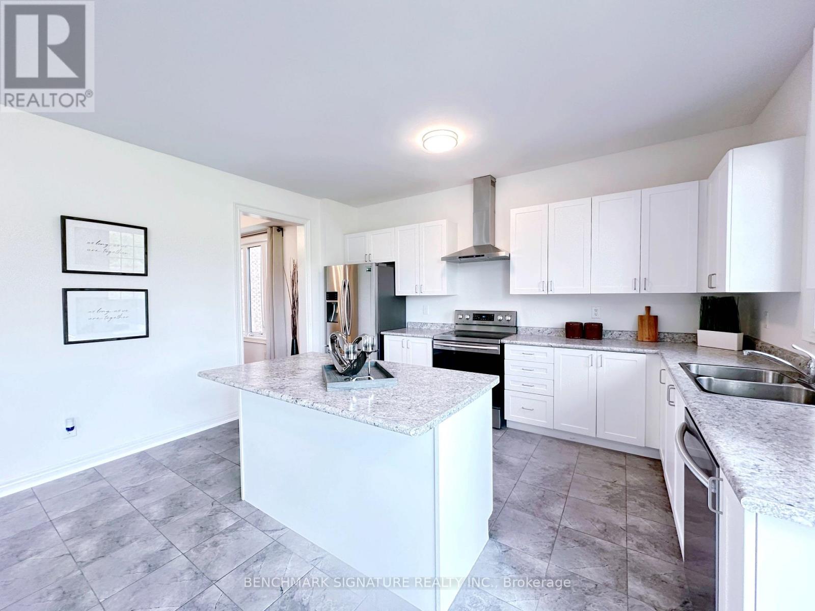 2481 Bandsman Crescent, Oshawa, Ontario  L1L 0M1 - Photo 8 - E13701868