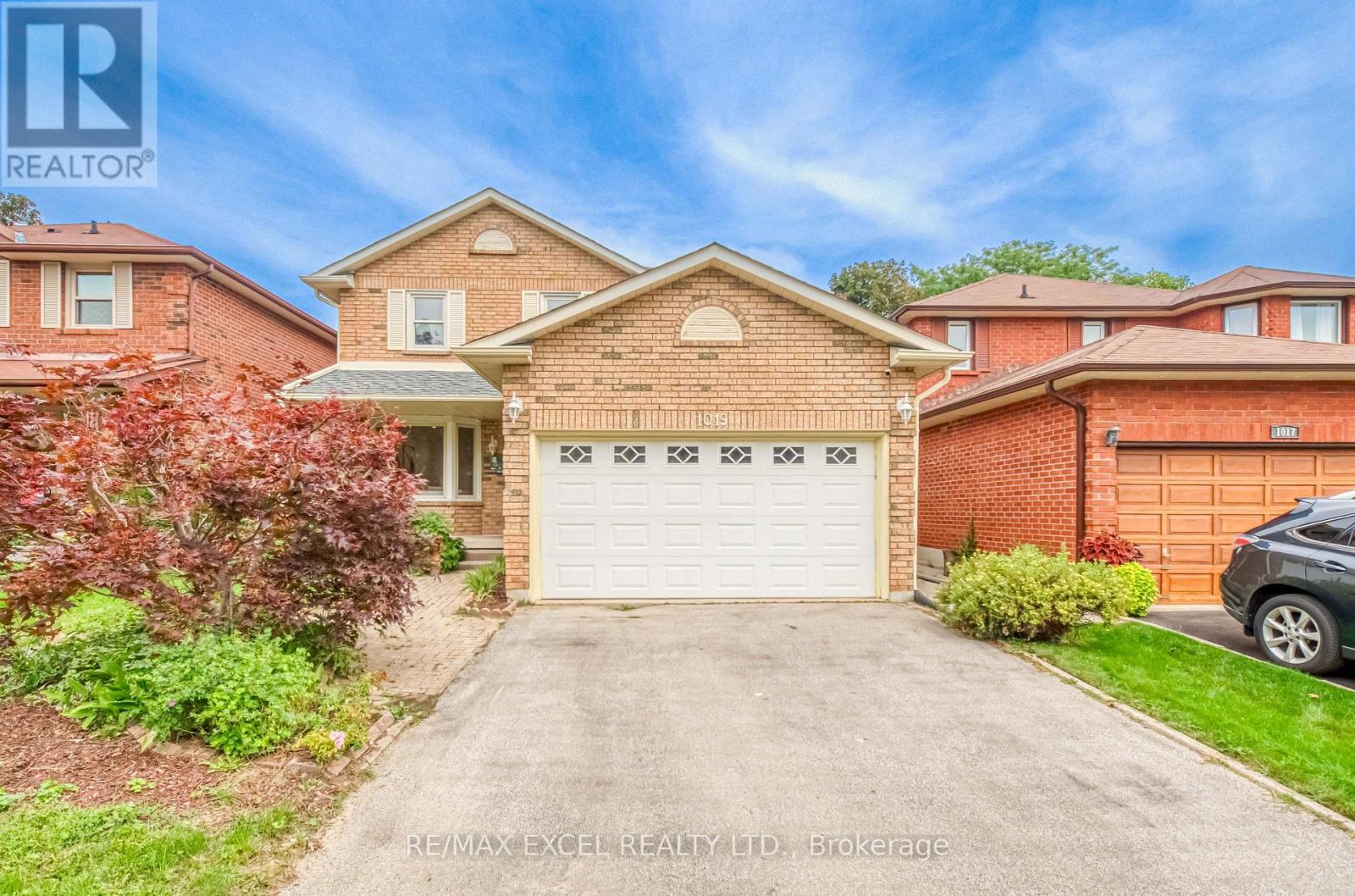 1019 Rouge Valley Drive, Pickering, Ontario  L1V 4N8 - Photo 1 - E13701892