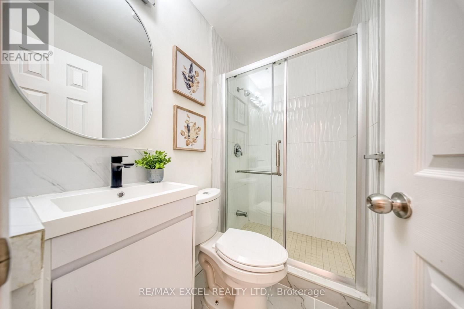 1019 Rouge Valley Drive, Pickering, Ontario  L1V 4N8 - Photo 22 - E13701892