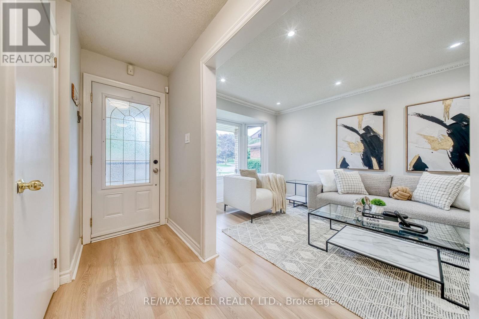 1019 Rouge Valley Drive, Pickering, Ontario  L1V 4N8 - Photo 3 - E13701892