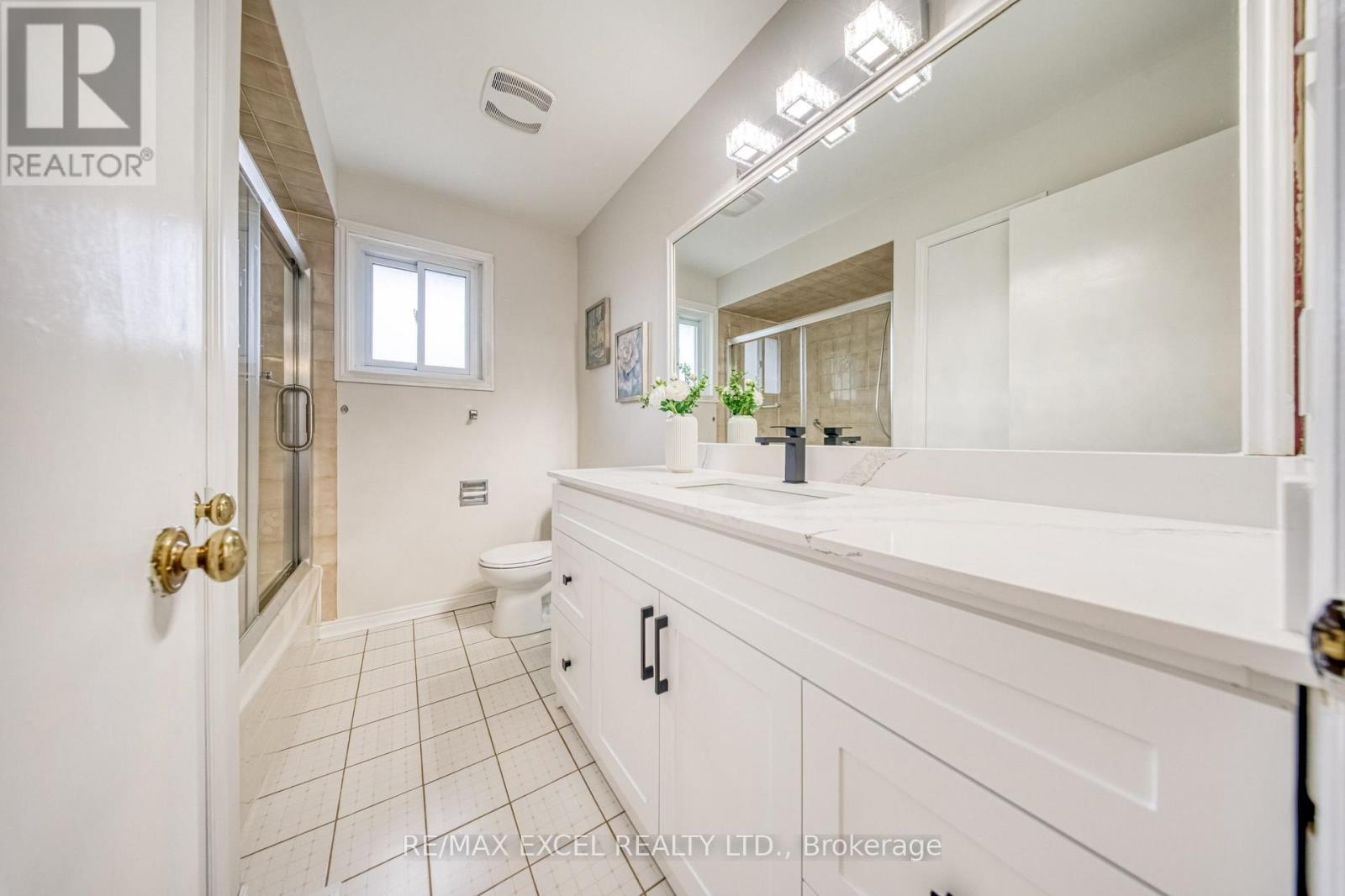 1019 Rouge Valley Drive, Pickering, Ontario  L1V 4N8 - Photo 38 - E13701892