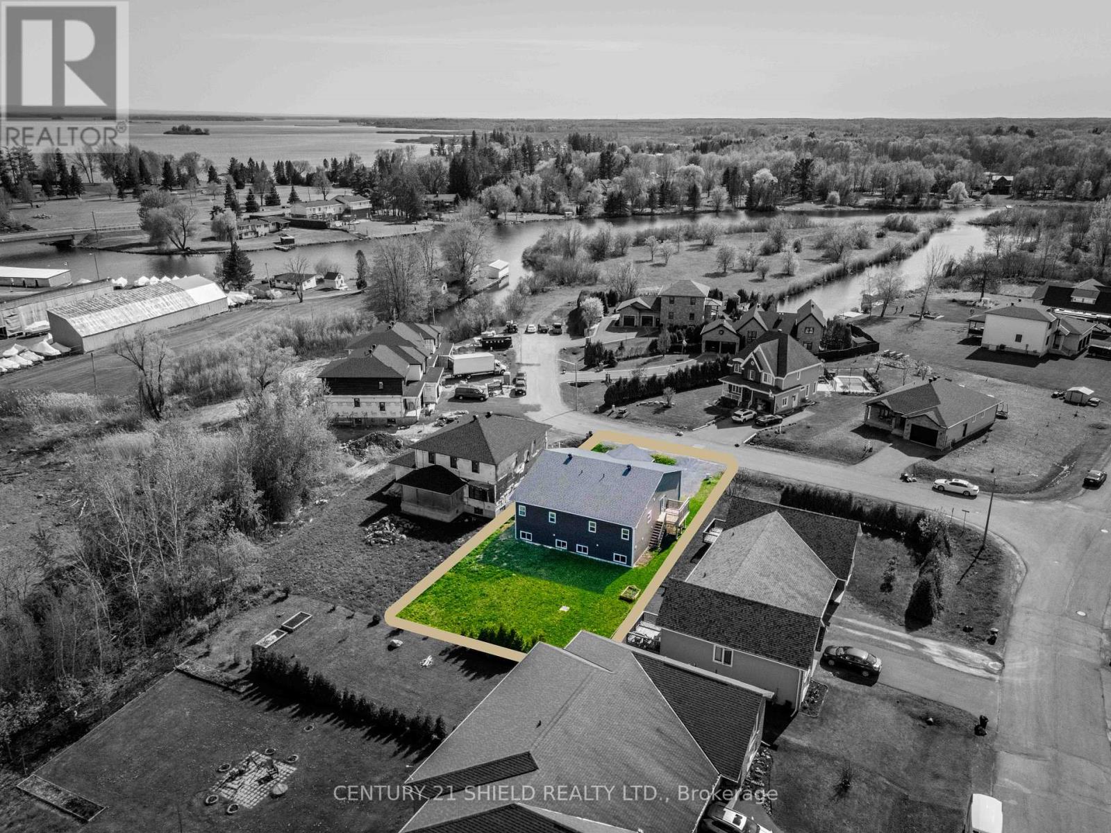 6371 Monument Way, South Glengarry, Ontario K0C 2C0 - Photo 3 - X13701938