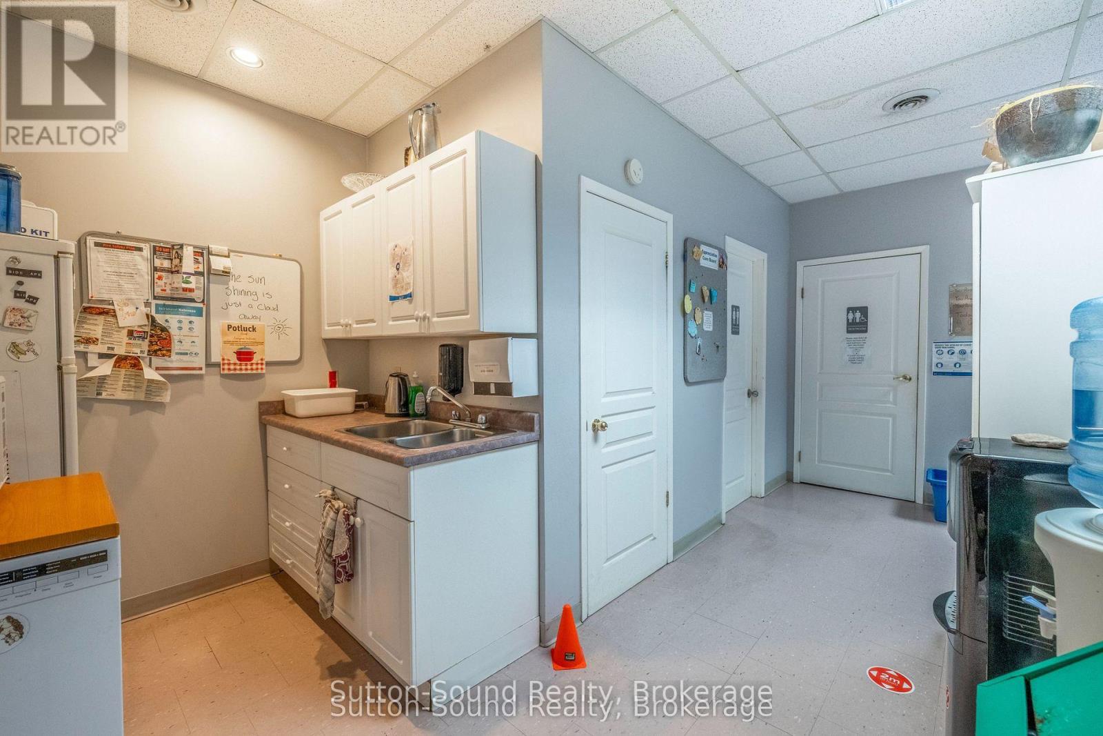 1024 2nd Avenue E, Owen Sound, Ontario  N4K 2H7 - Photo 9 - X13701836