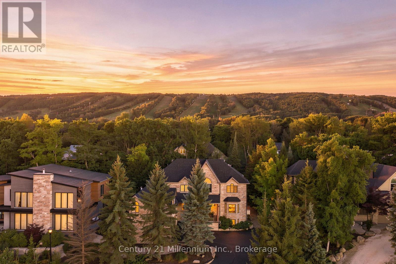 129 BLUESKI GEORGE CRESCENT, Blue Mountains, Ontario